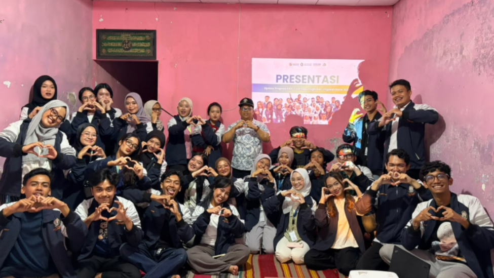 Pemaparan evaluasi progeam kerja bersama Bapak Apip selaku Dosen Pembimbing Lapangan
