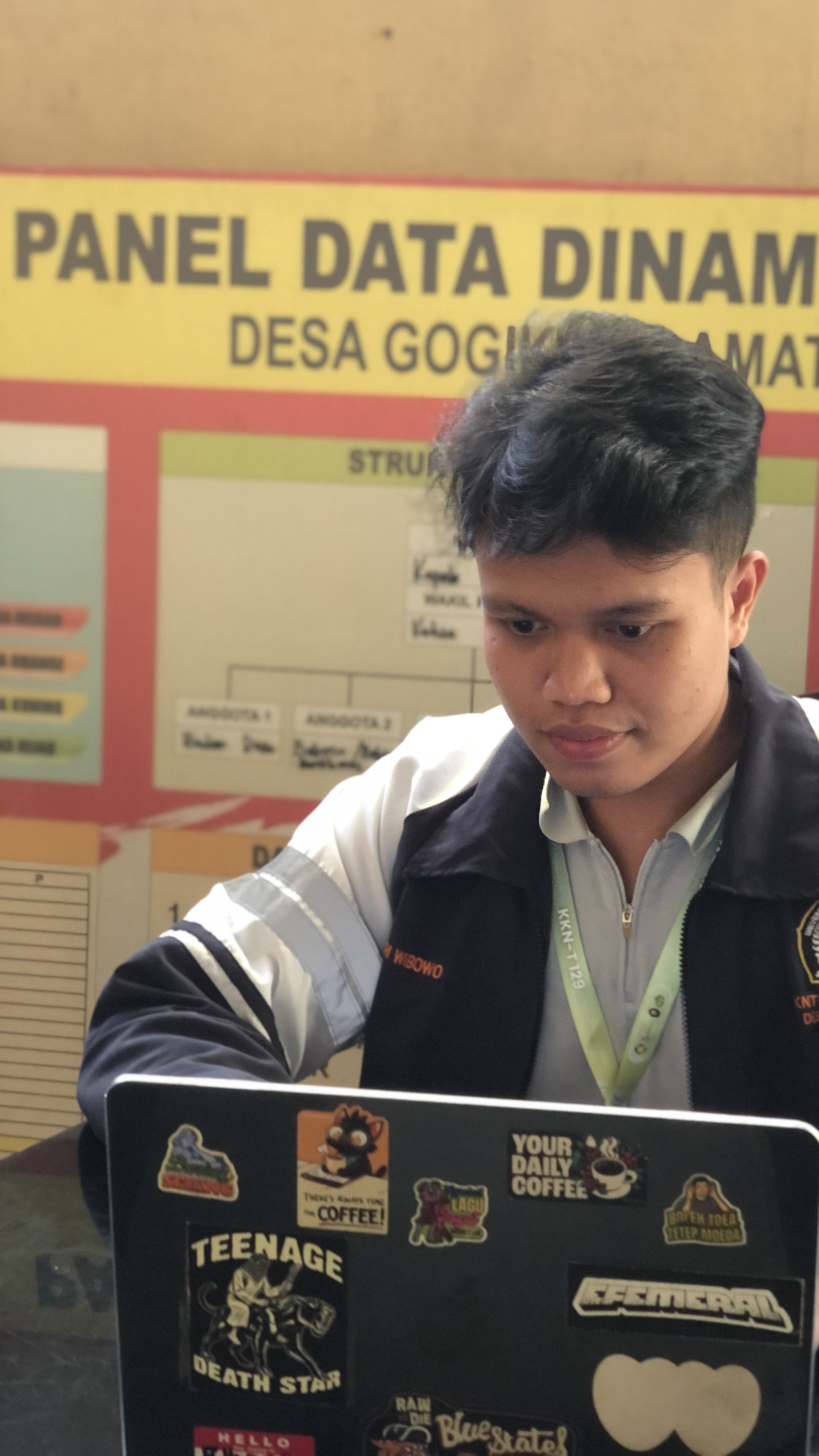 Piket Balai Desa Gogik