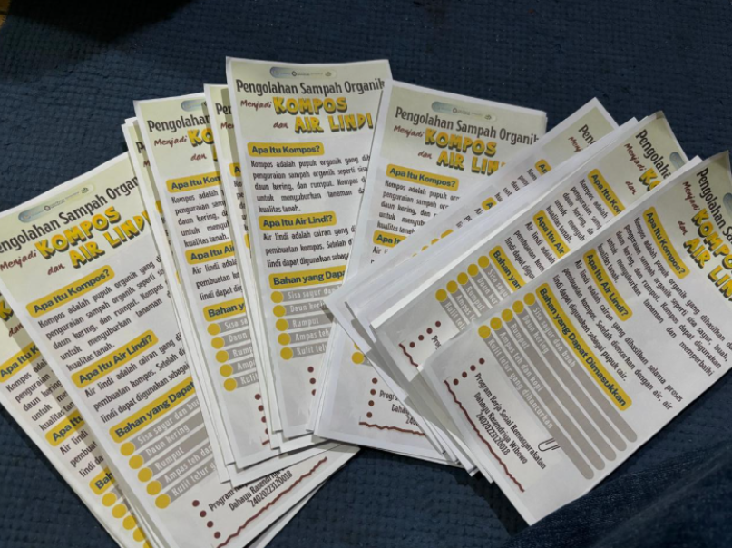 Menyelesaikan pembuatan leaflet kompos galon dan air lindi untuk keperluan program kerja sosial kemasyarakatan