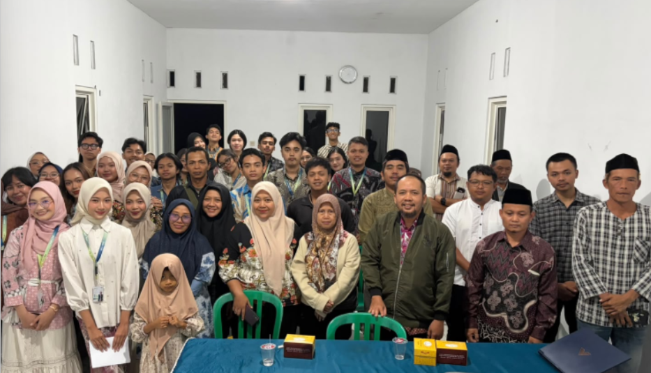 Asistensi DPL dan Pemaparan program kerja KKN-T 129 Undip di Balai Desa Gogik