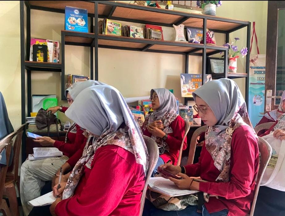 Integrasi Basis Data Pasar Gogik dan Optimalisasi Partisipasi Warga melalui Kotak Aspirasi Desa Bersama PKK