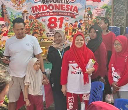 Mengikuti dan Membantu Kegiatan Jalan Sehat dan Lomba di RT 06