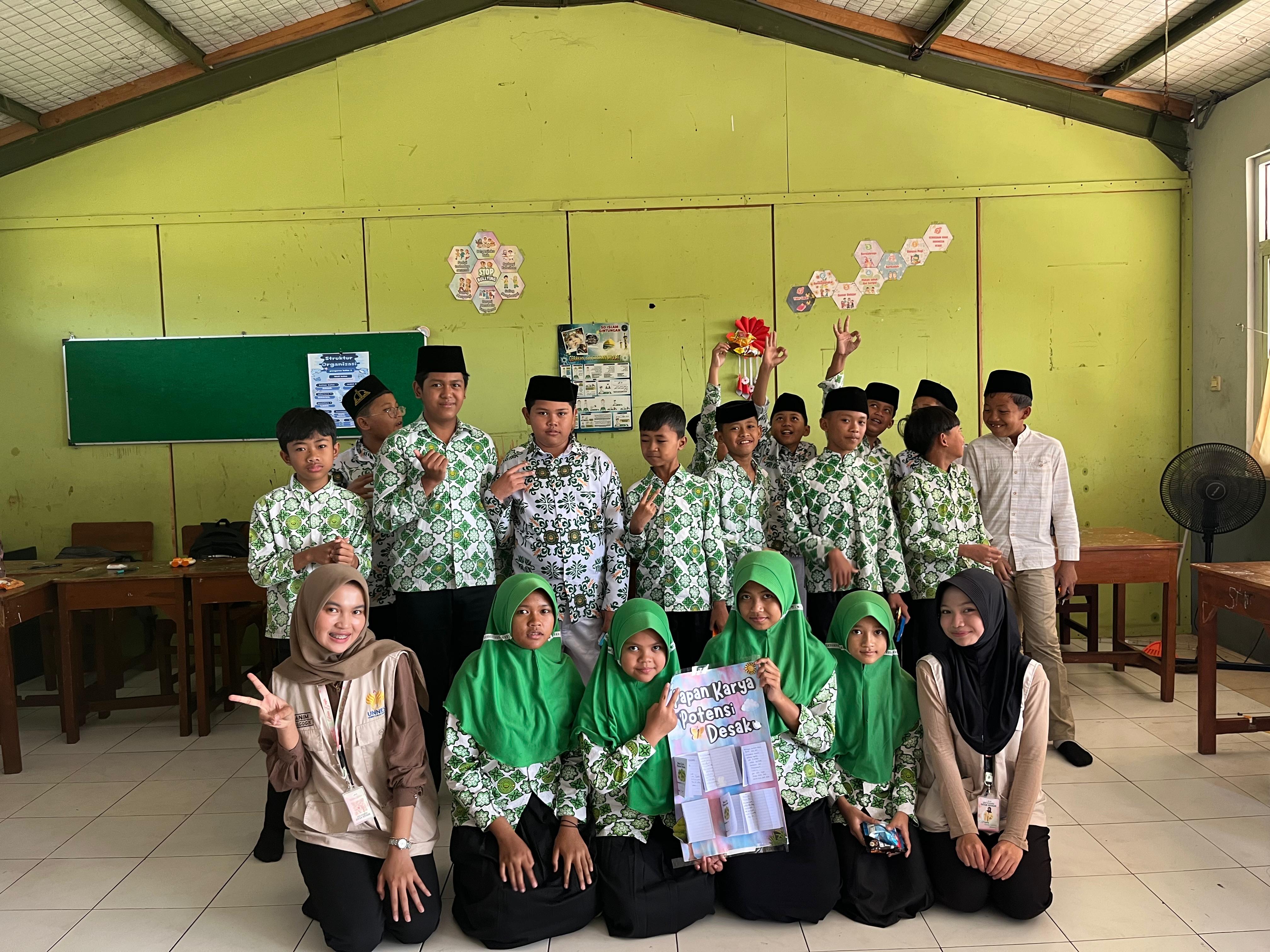 Pelayanan Administrasi Kewilayahan dan Peningkatan Literasi melalui Edukasi Potensi Desa Gogik