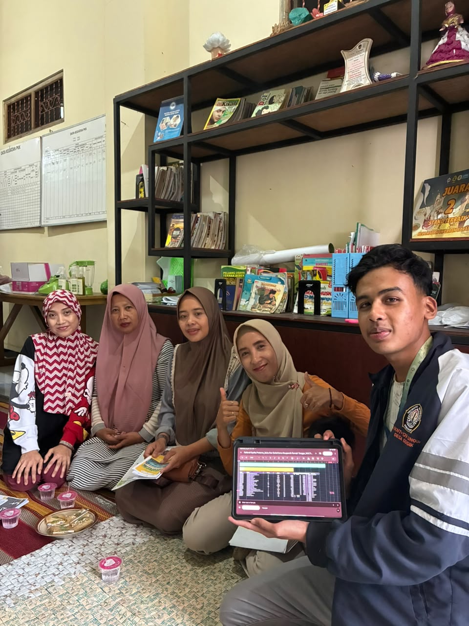 Edukasi bersama ibu ibu pkk program kerja multidisiplin 1 & 2
