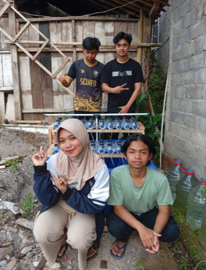 Pemasangan Instalasi Akuaponik dan Koordinasi Program Kerja Sosmas