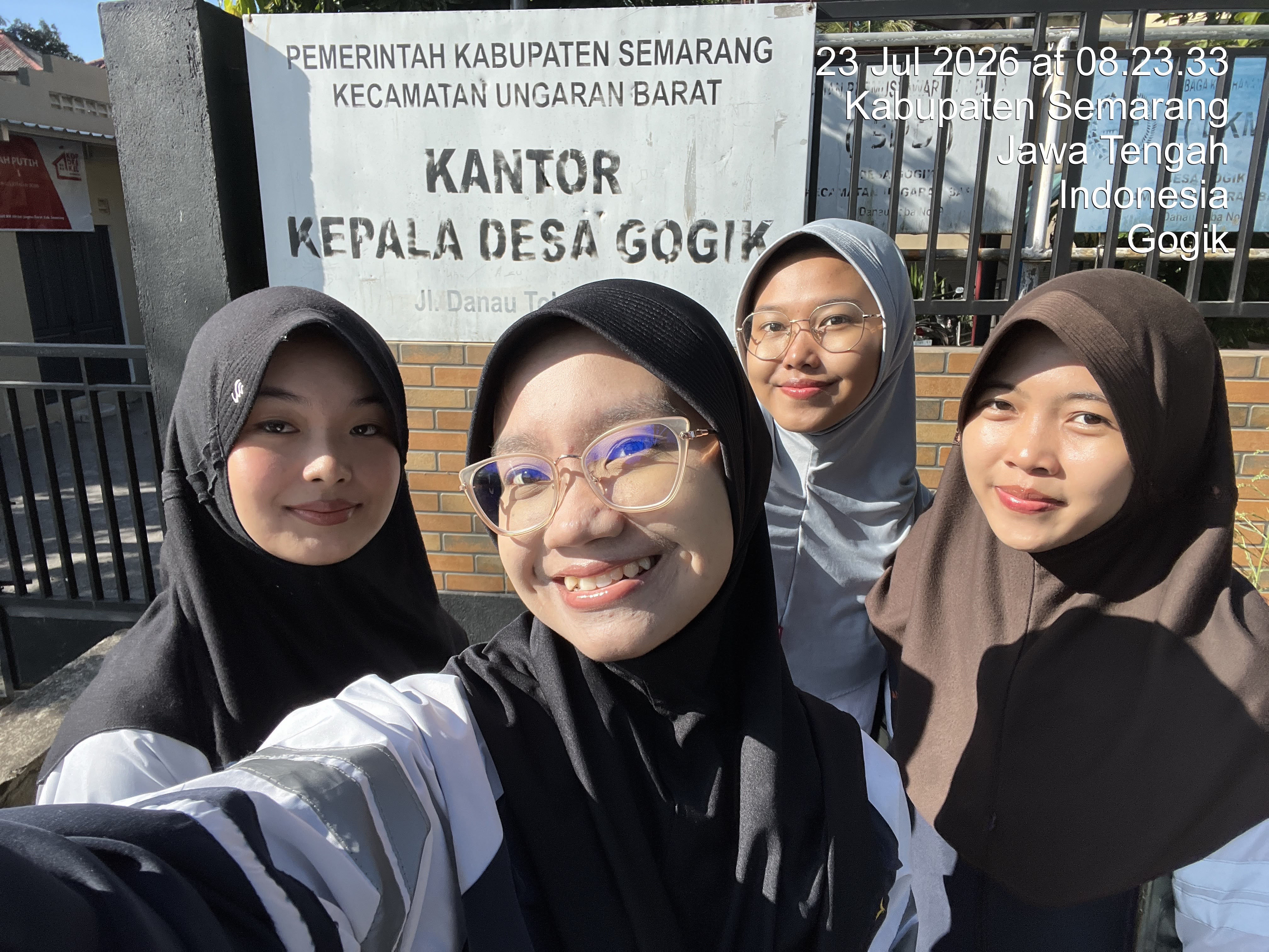 Absensi Pagi, Diskusi Perombakan Program Kerja Multidisiplin I, II, dan III, Pembuatan Alat Peraga Edukasi Program Kerja Sosial Kemasyarakatan, serta Penyebaran Undangan Sosialisasi Pemaparan Program Kerja