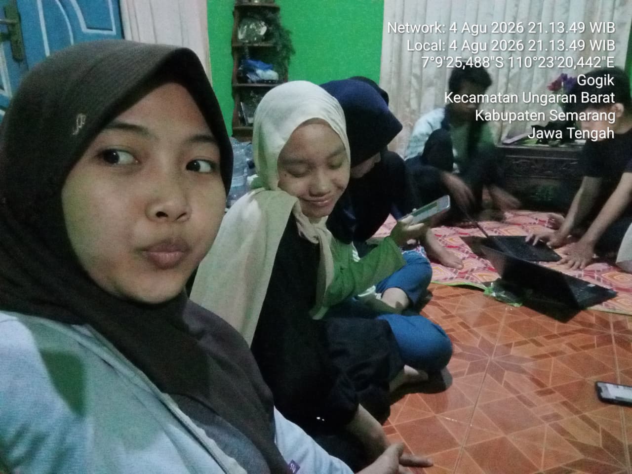 Absensi Pagi, Pembuatan Instalasi Akuaponik Multidisiplin Tim 1, dan Diskusi Luaran Multidisiplin Tim 2 Bank Sampah