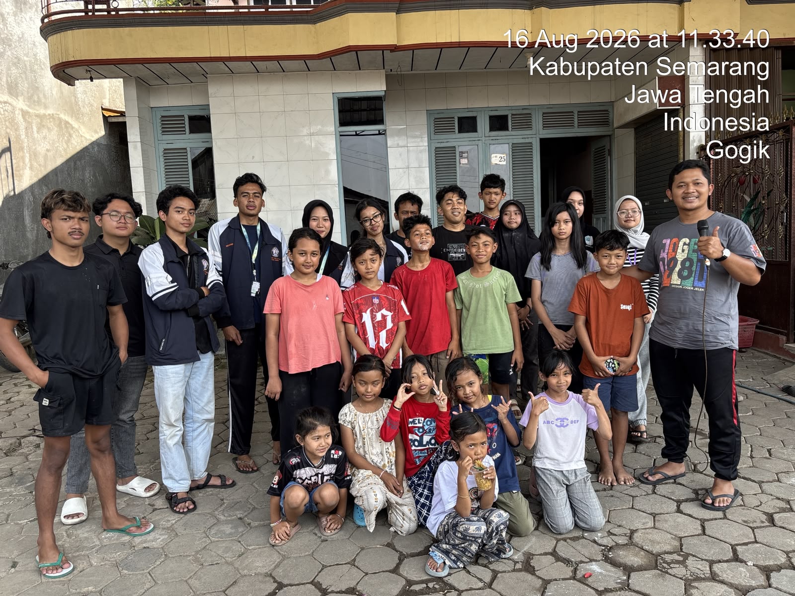 Membantu pelaksanaan 17an di RT 07