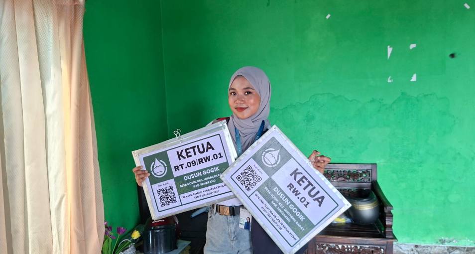 Pemaparan Modul Kalibrasi Timbangan Bank Sampah, Finalisasi Papan Identitas, dan Penyusunan PPT Workshop