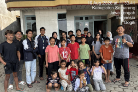 Membantu persiapan lomba anak-anak di karang taruna Rt 07/Rw 01 Desa Gogik dan  Malam tirakatan dan lomba orang dewasa Rt 07/Rw 01 Desa Gogi