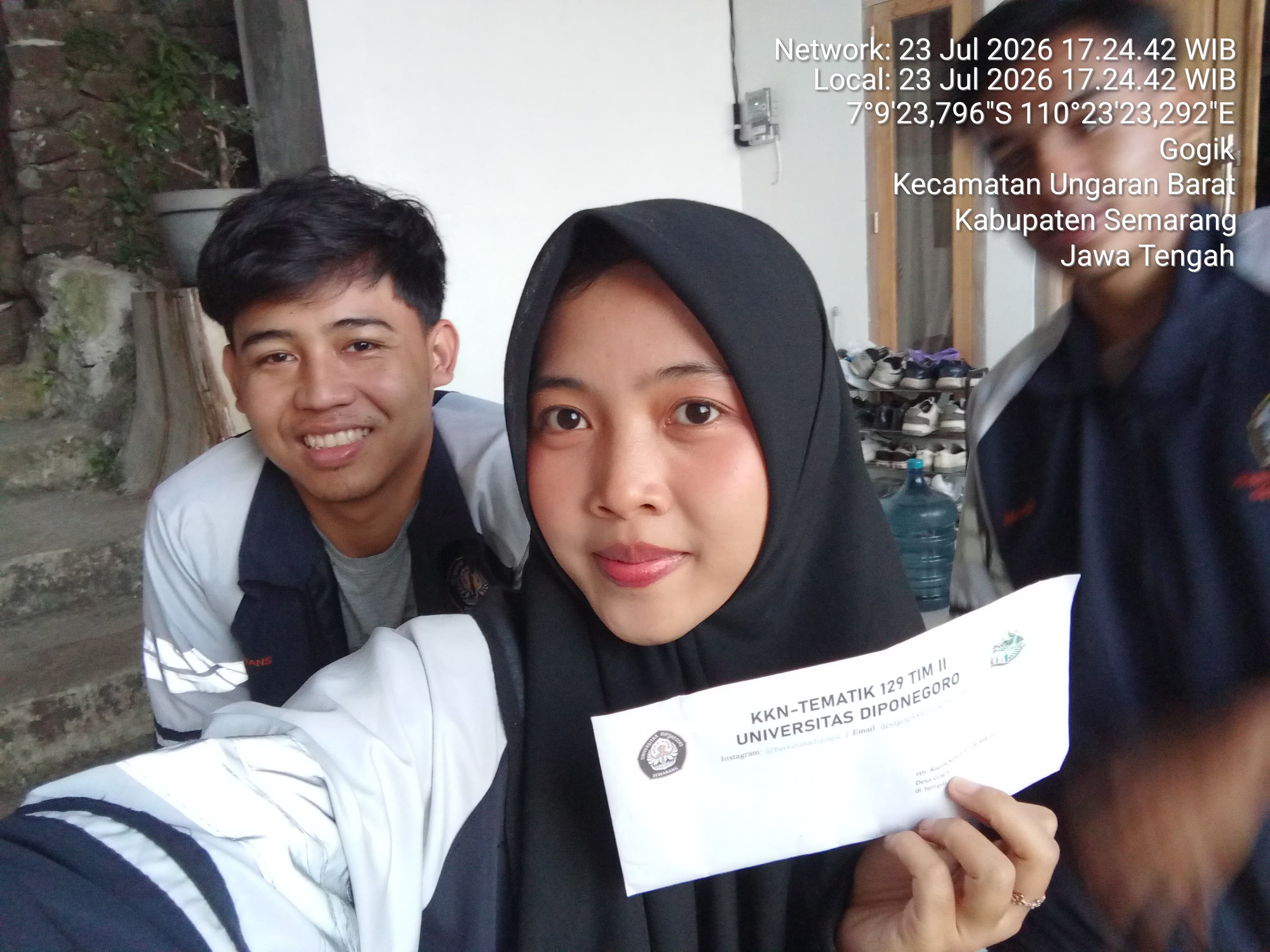 Absensi Balai Desa, ngantar surat ke rt/rw terkait undangan menghadiri pemaparan program kerja KKNT-129 Undip di Balai Desa