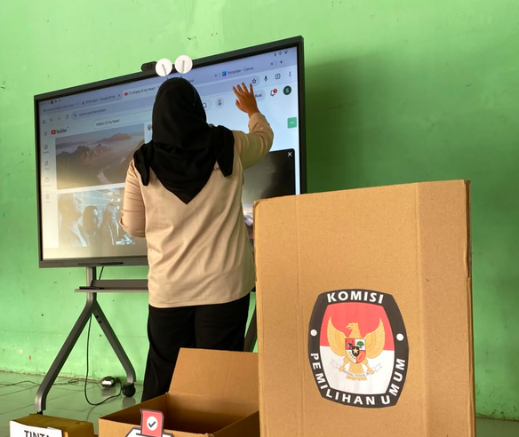 Pelayanan Administrasi, Edukasi Demokrasi dan Digitalisasi Pembelajaran, serta Perencanaan Pengembangan UMKM