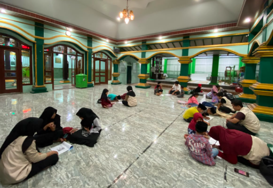 Pemberdayaan Terpadu: Persiapan Pasar Gogik, Pemetaan Potensi Desa, Literasi Keuangan PKK, dan Pendampingan Belajar