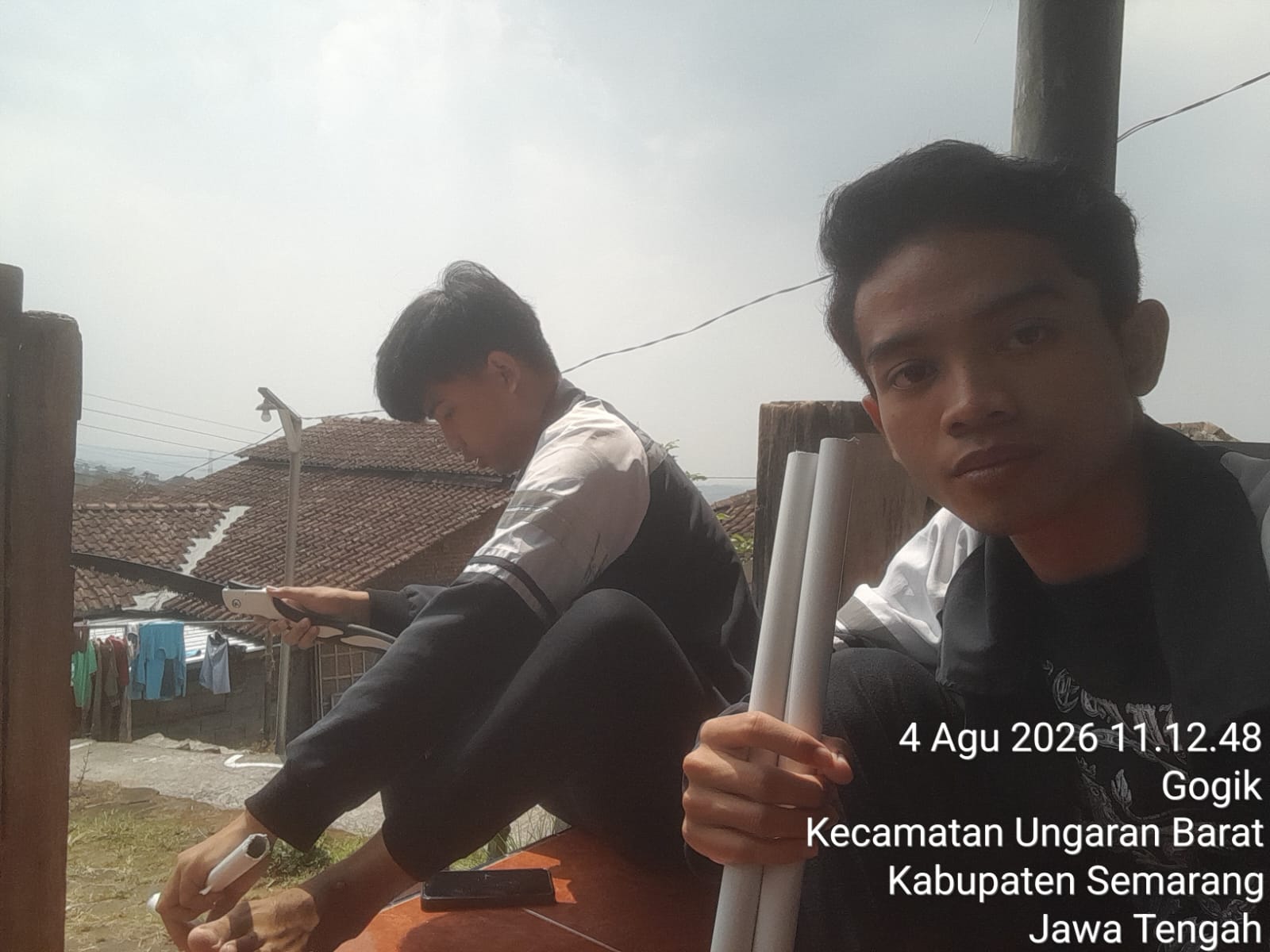 Pemasangan Umbul-Umbul Balai Desa & Multidisiplin 1