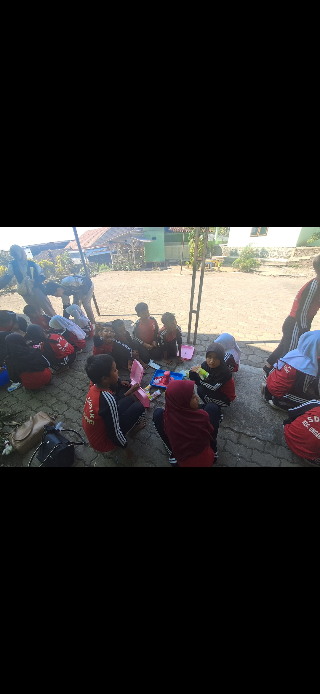 Melakukan pengajaran dan pelatihan Bencana Alam kepada Siswa/i SDN 01 Gogik