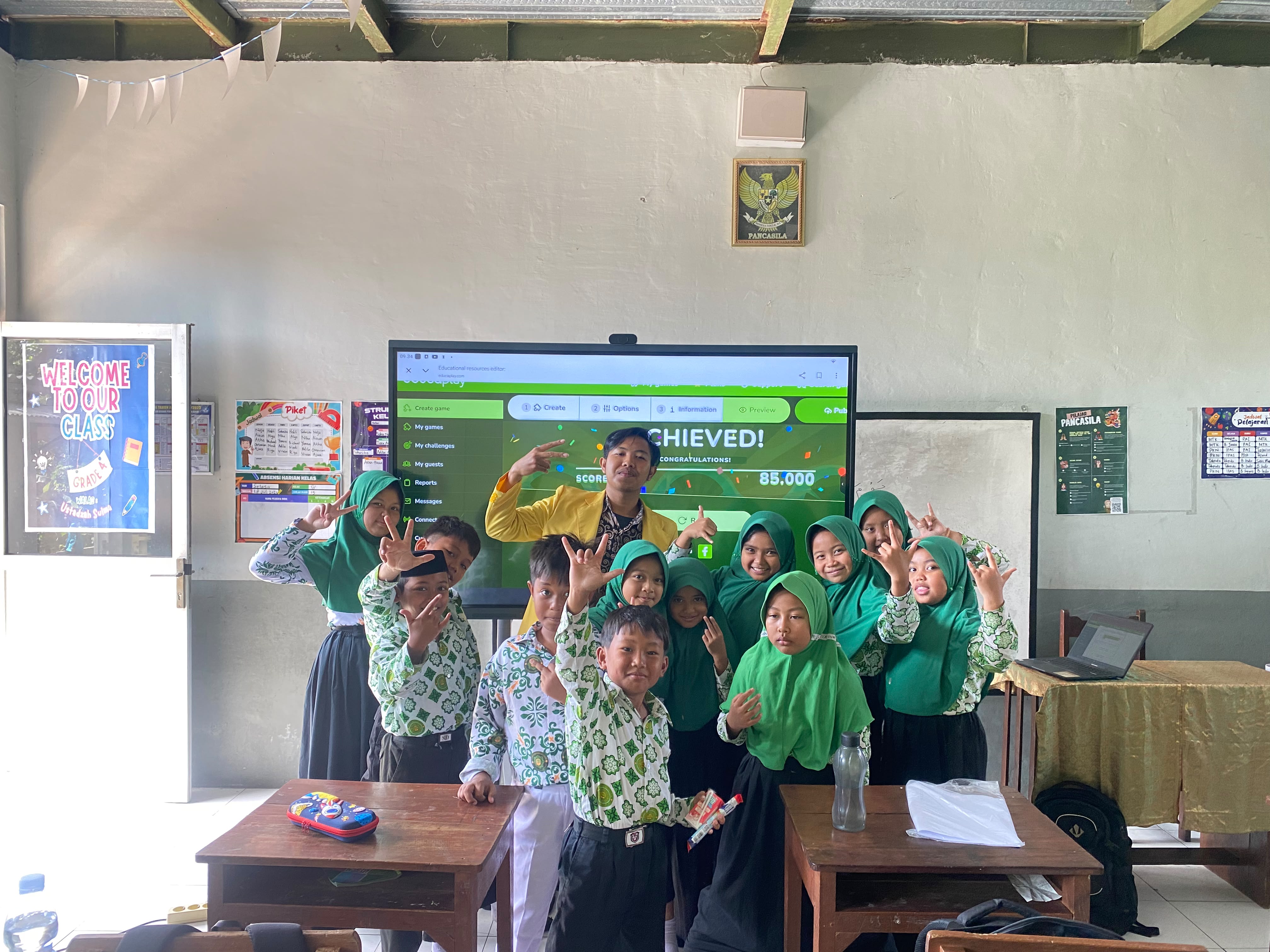 Inovasi Edukasi Sekolah Dasar, Pelayanan Administrasi Kewilayahan, dan Inisiasi Legalitas UMKM Ceriping Gintungan