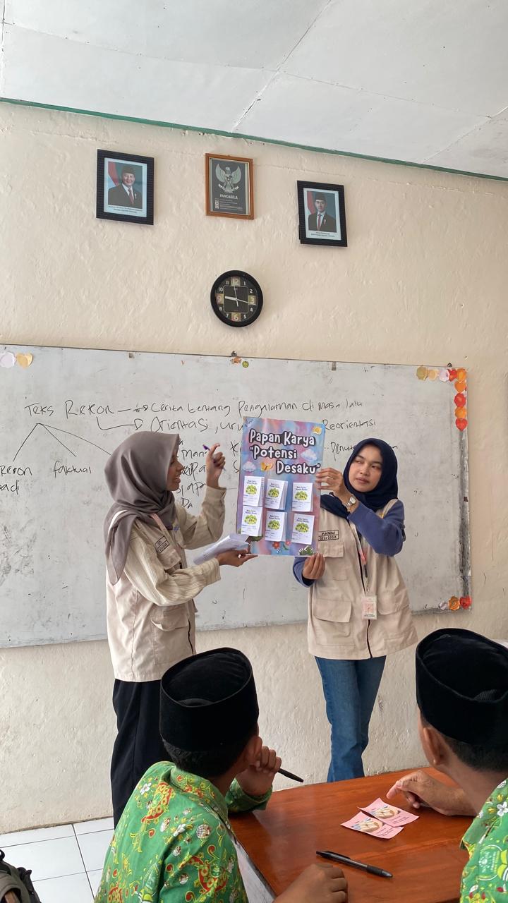 Pengajaran Menulis Cerita Pendek Berbasis Potensi Desa Gogik pada Siswa Kelas VI Madrasah Ibtidaiyah Gogik