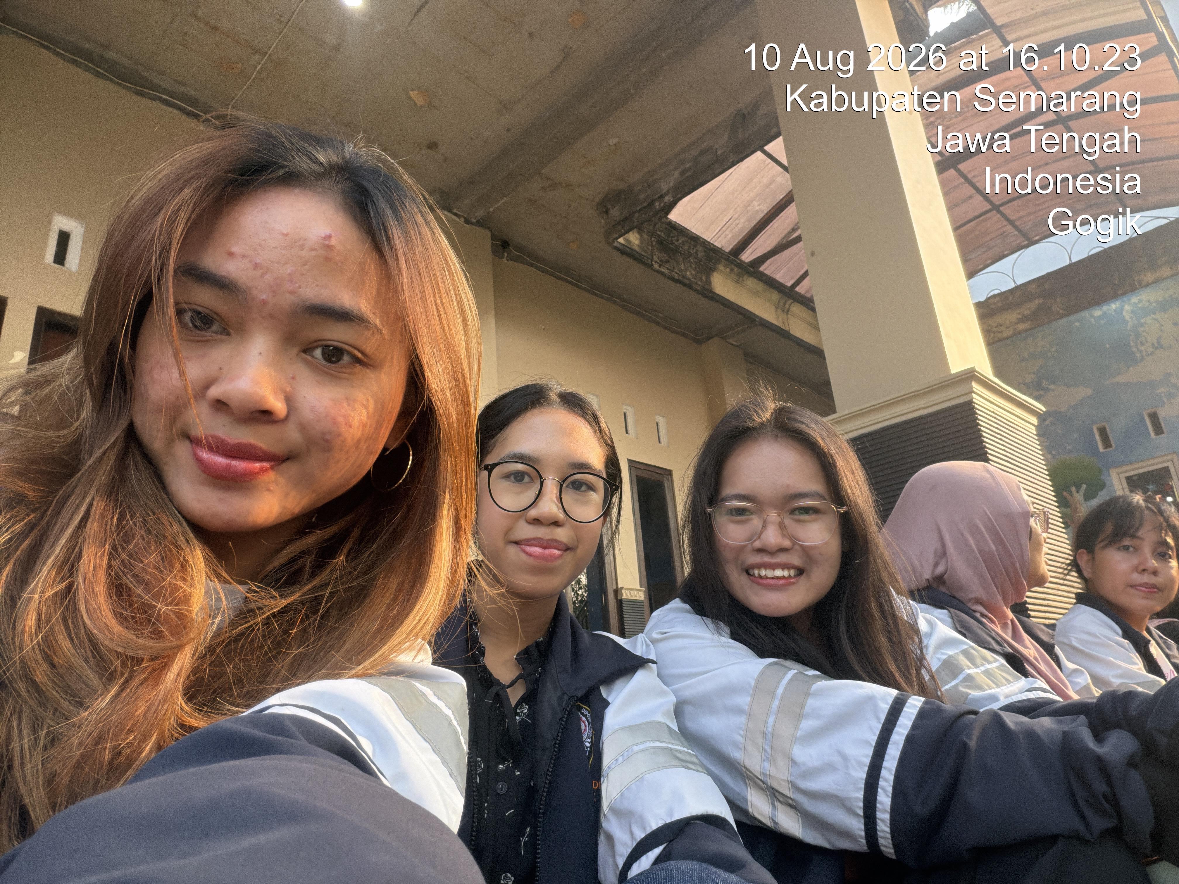 Latihan koor untuk upacara 17 Agustus
