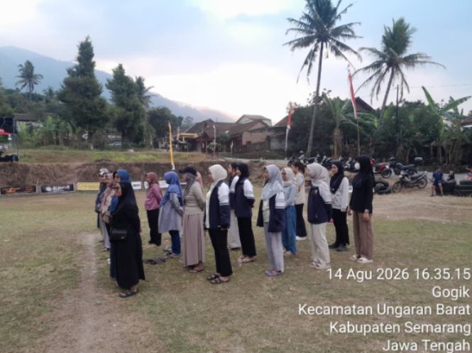 Gladi bersih  upacara di lapangan Gintungan Desa Gogik