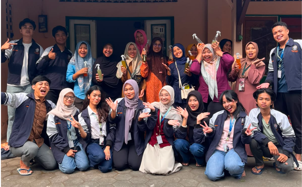 Pelaksanaan program kerja multidisiplin 1 yaitu Pelatihan Pembuatan Pestisida Nabati