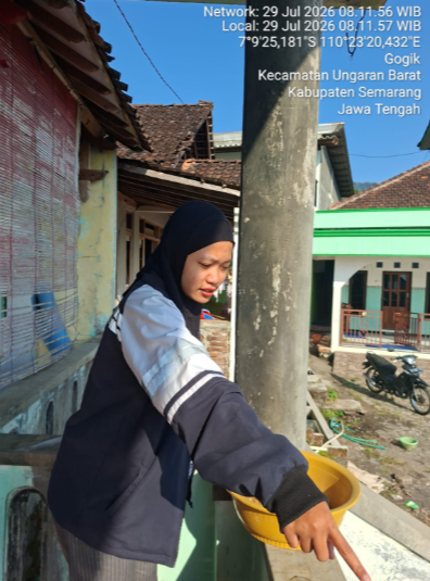 Penyemaian Tanaman, Konsultasi Desain Plakat, Pembuatan Pestisida Nabati, dan Pengolahan Limbah Botol Plastik
