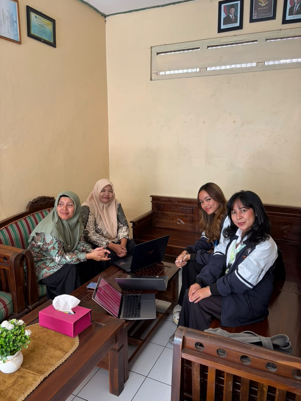 Konsultasi Program Kerja Sosial Kemasyarakat (Sosma) di MI Gogik