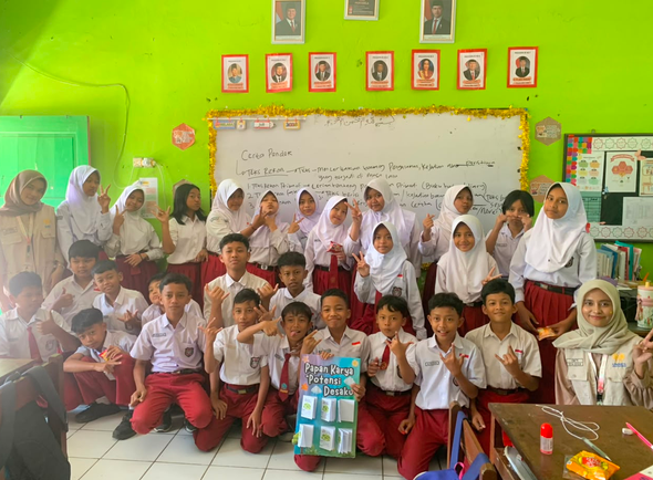 Pelayanan Administrasi, Literasi Potensi Desa, dan Eksekusi Digitalisasi Video Profil UMKM Jenang