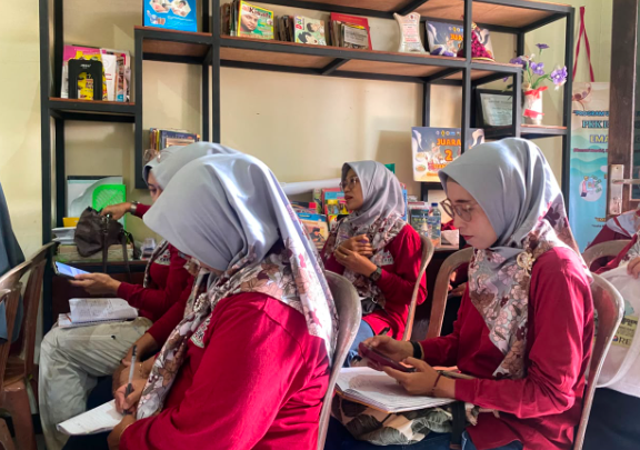 Integrasi Basis Data Pasar Gogik dan Optimalisasi Partisipasi Warga melalui Kotak Aspirasi Desa Bersama PKK