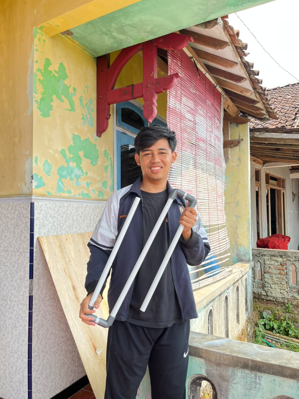 Pemasangan Umbul-umbul dan pembuatan sirkulasi  akuaponik