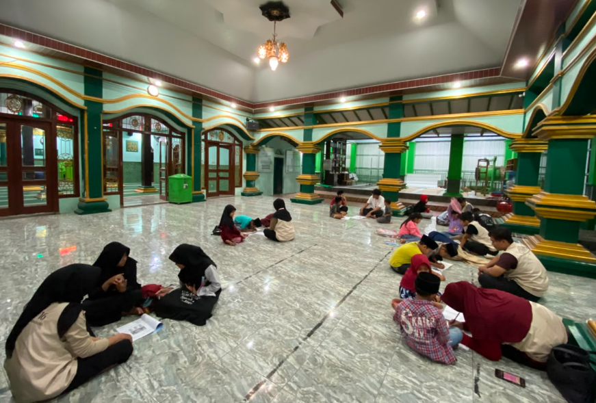Pemberdayaan Terpadu: Persiapan Pasar Gogik, Pemetaan Potensi Desa, Literasi Keuangan PKK, dan Pendampingan Belajar