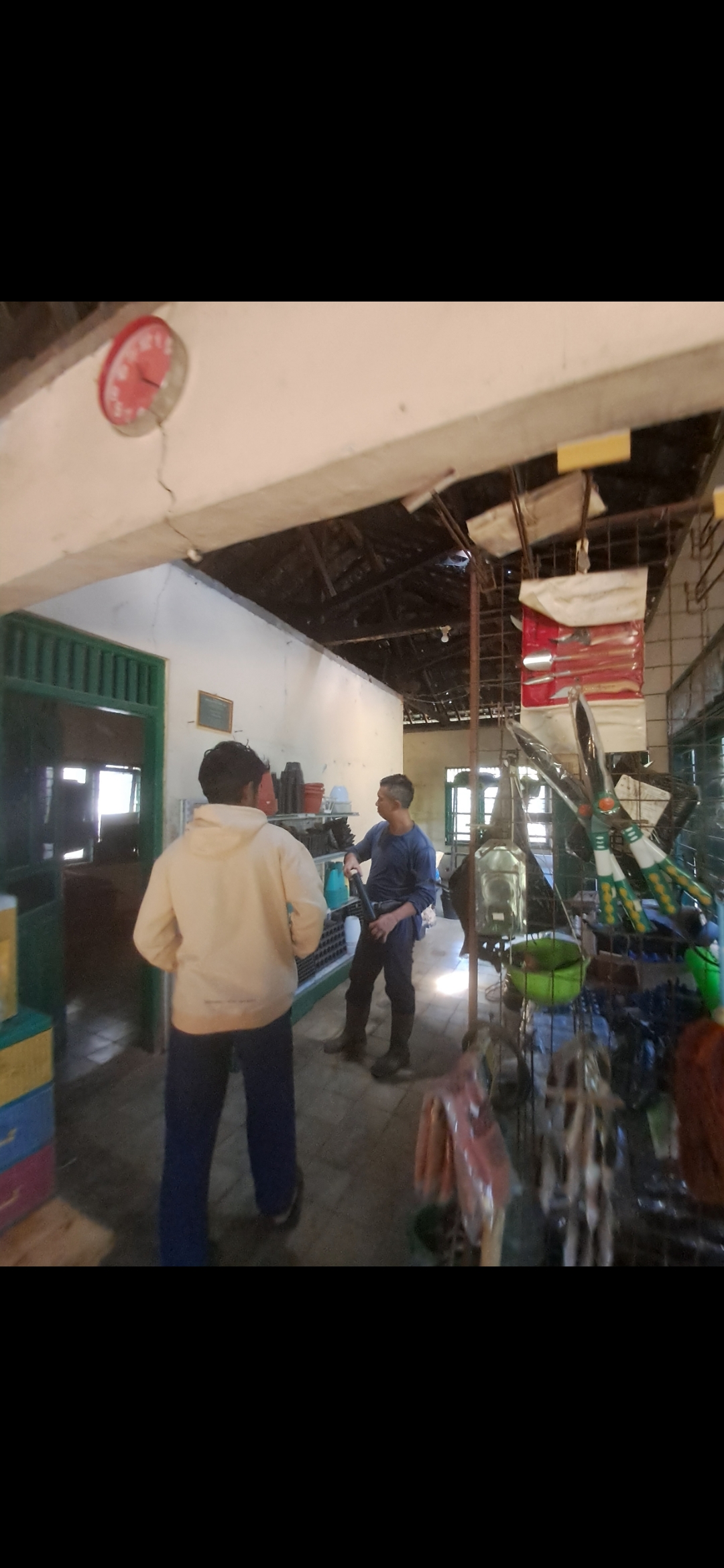Melakukan pembelian barang barang kebuuhan RnD multidisiplin 1