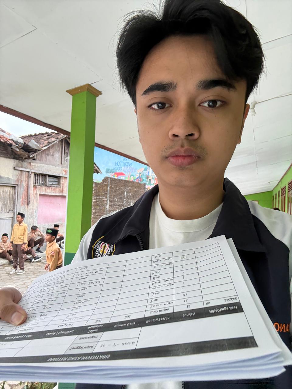 Mengumpulkan hasil inventarisasi dari para guru