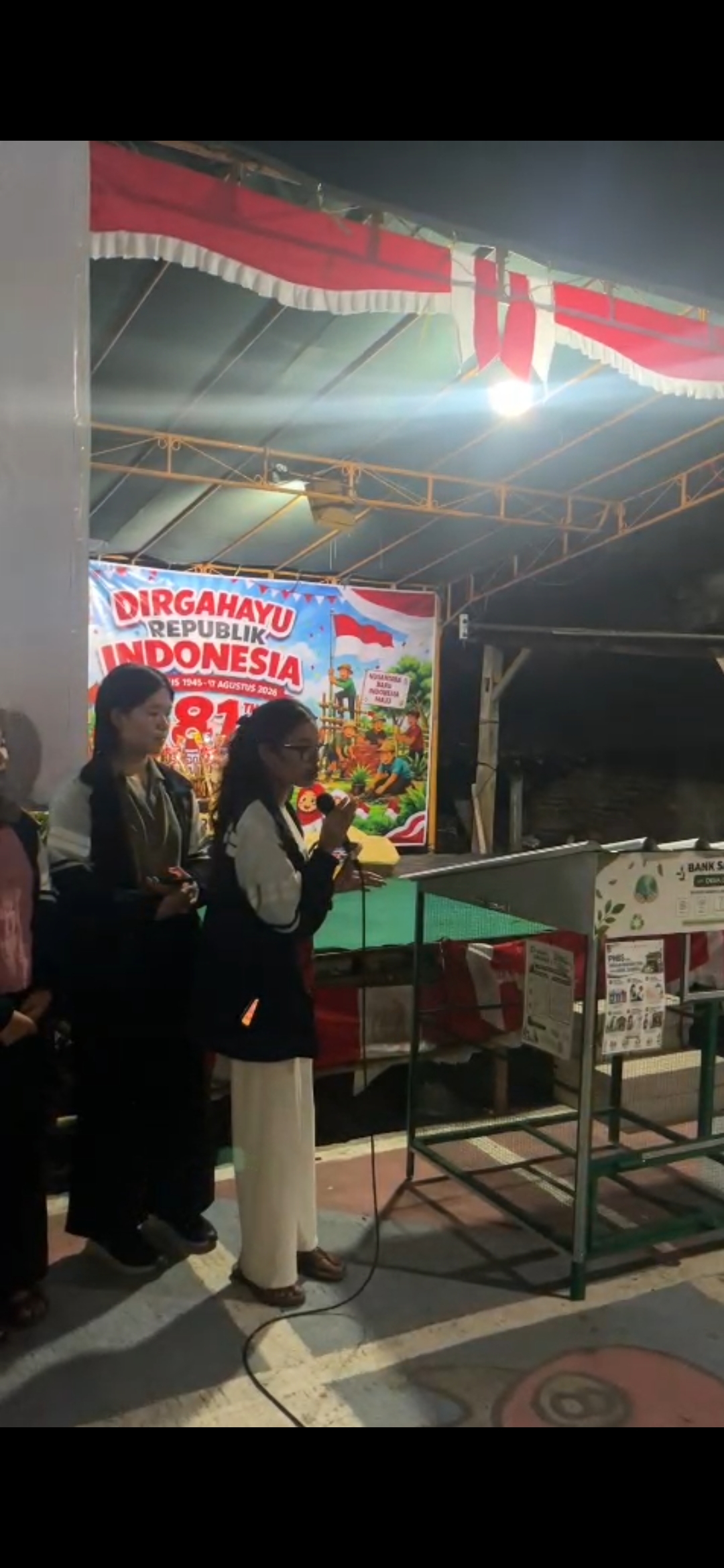 Melakukan pengesahan dan penyerahan SOP Bank Sampah sebagai output dari Sosial Kemasyarakatan