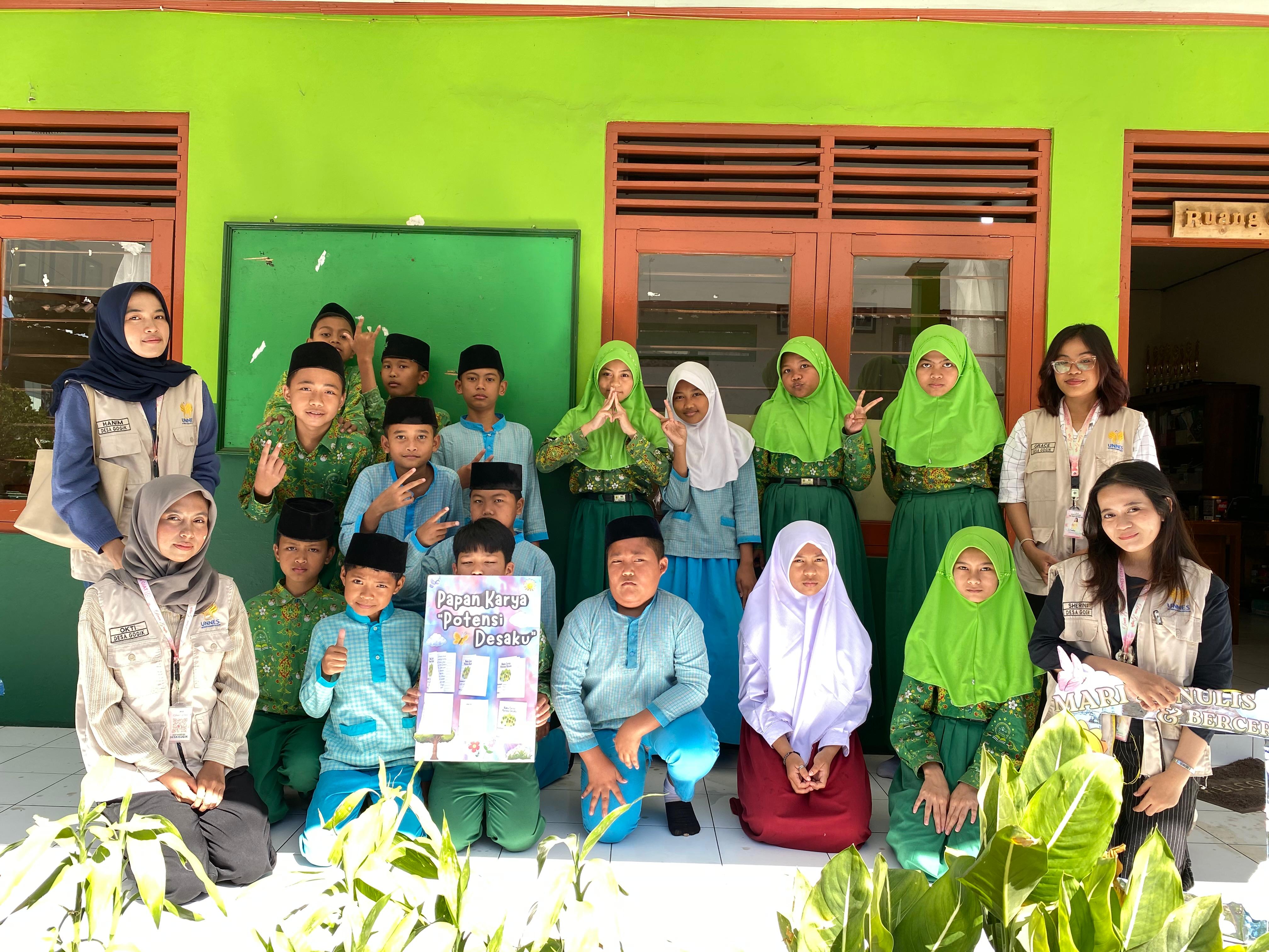 Edukasi Potensi Desa melalui Literasi Sastra dan Pendampingan Legalitas Usaha (NIB) bagi UMKM