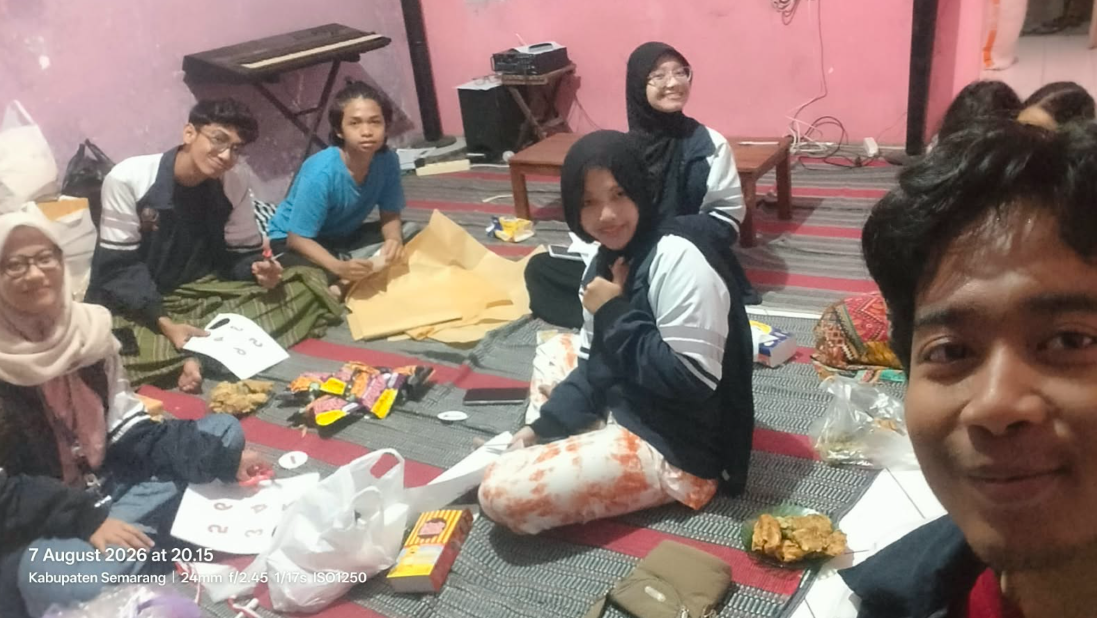 Persiapan Bungkus Kado Hadiah Lomba Kemerdekaan