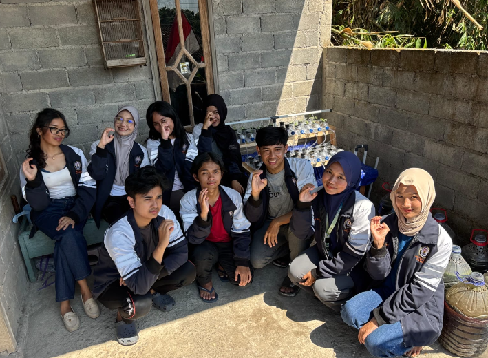 Pemasangan dan Pemantauan Sistem Akuaponik serta Pengembangan Program Kerja Sosial Kemasyarakatan