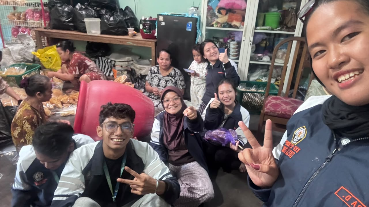 Mengunjungi Rumah Produksi UMKM Doyan Ngemil